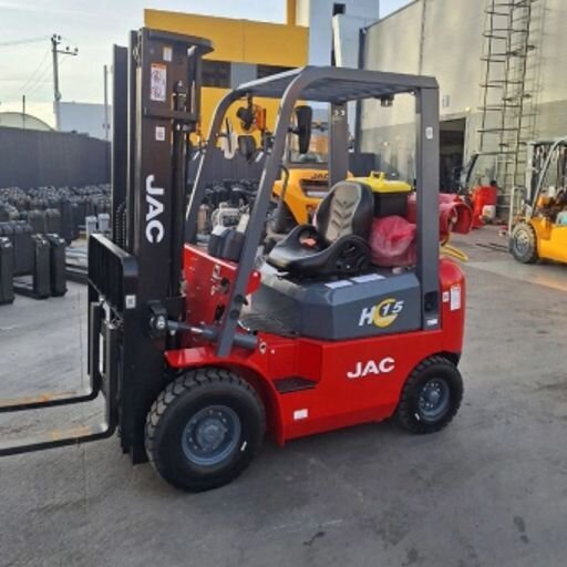 Погрузчики производителя JAC в обширном ассортименте